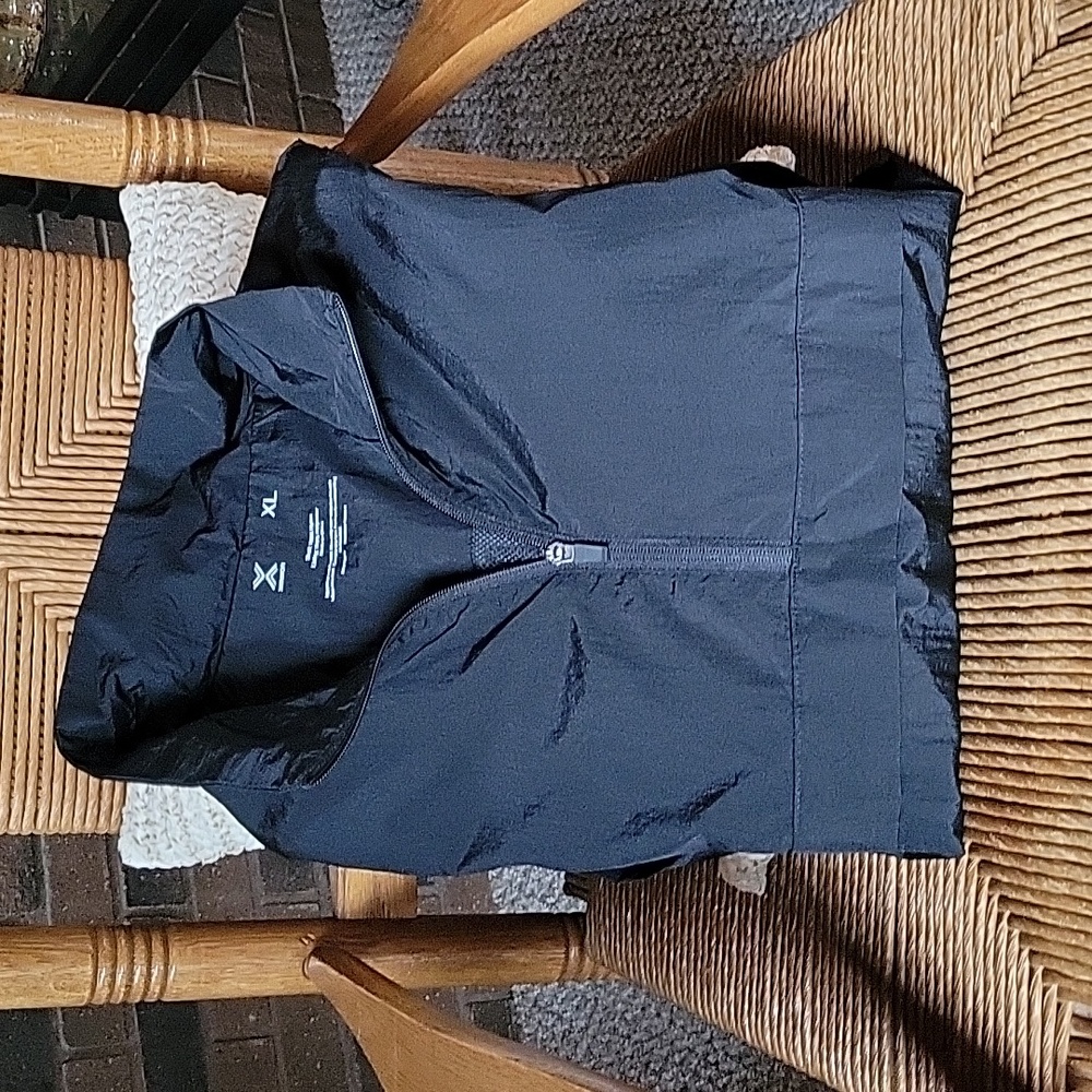 Xersion 3/4 zip black windbreaker, size XL